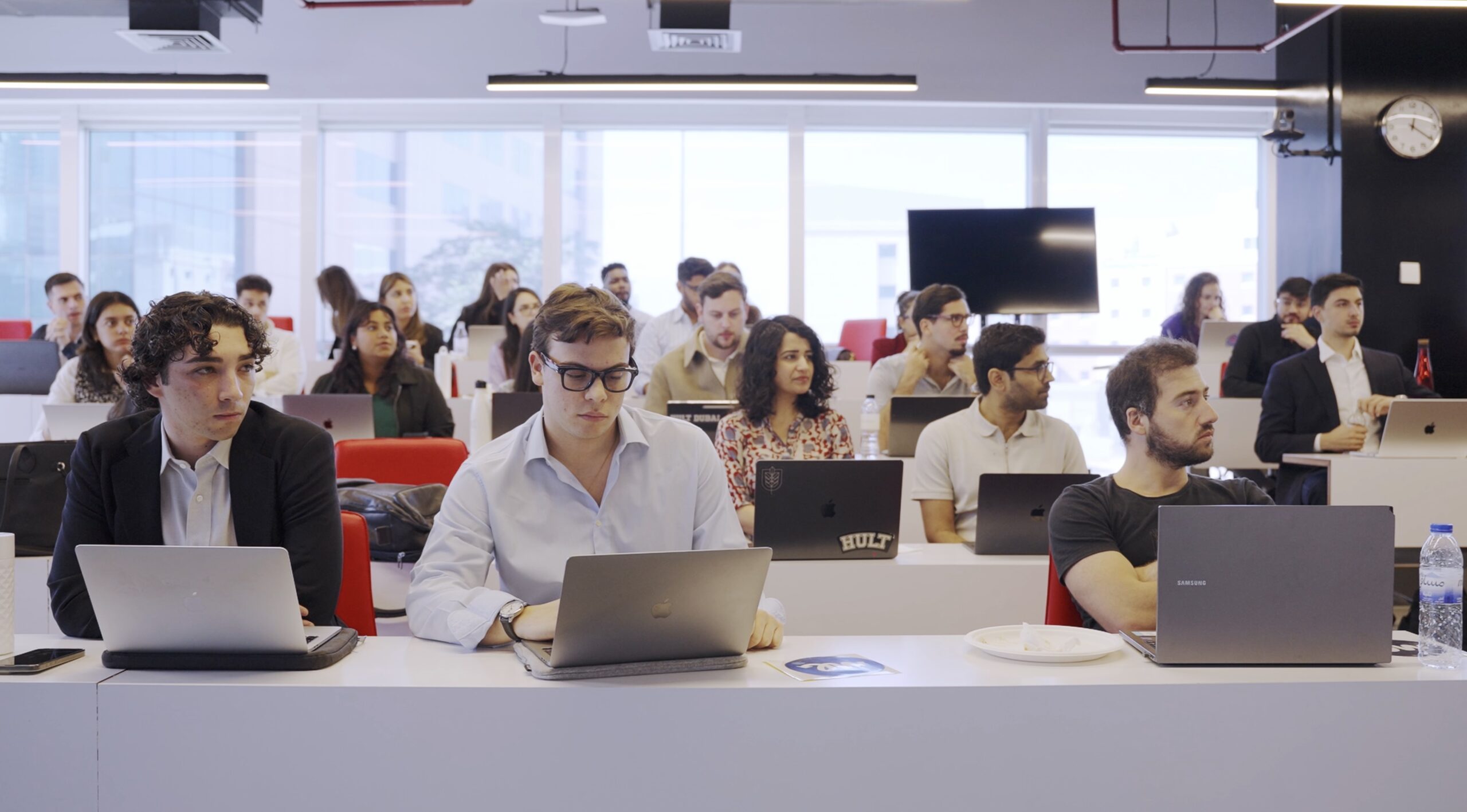 Professional.me launches UAE pilot survey with Hult International Business School